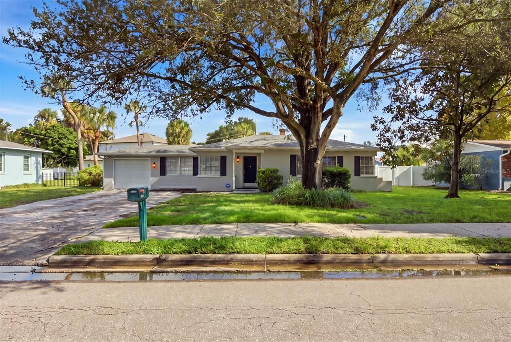 For Sale: $619,000 (2 beds, 1 baths, 1645 Square Feet)