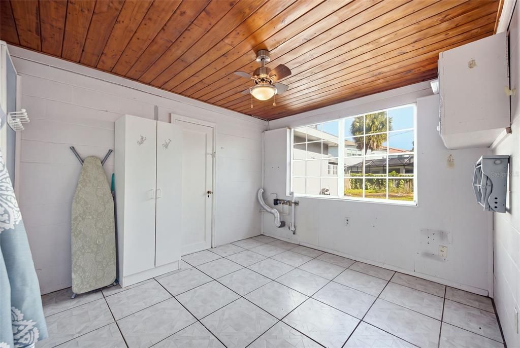 For Sale: $619,000 (2 beds, 1 baths, 1645 Square Feet)