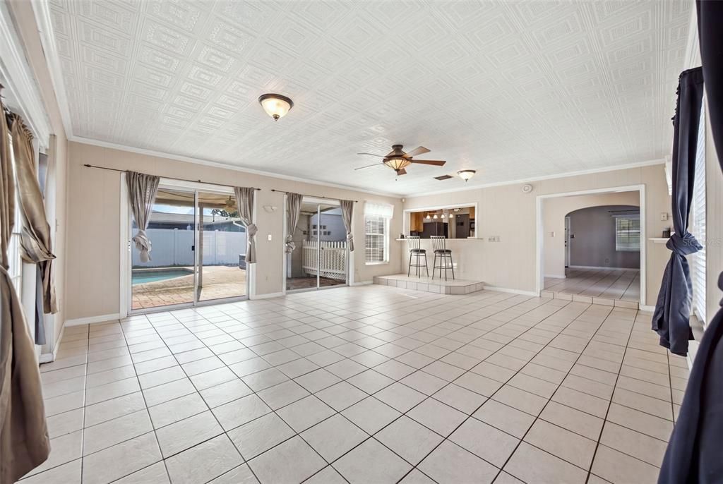 For Sale: $619,000 (2 beds, 1 baths, 1645 Square Feet)