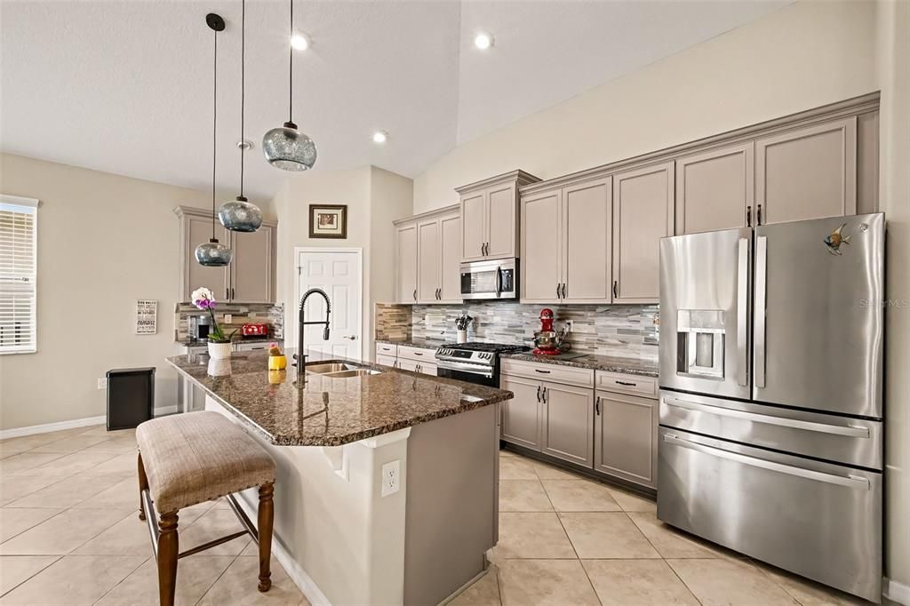 For Sale: $425,000 (3 beds, 2 baths, 1905 Square Feet)