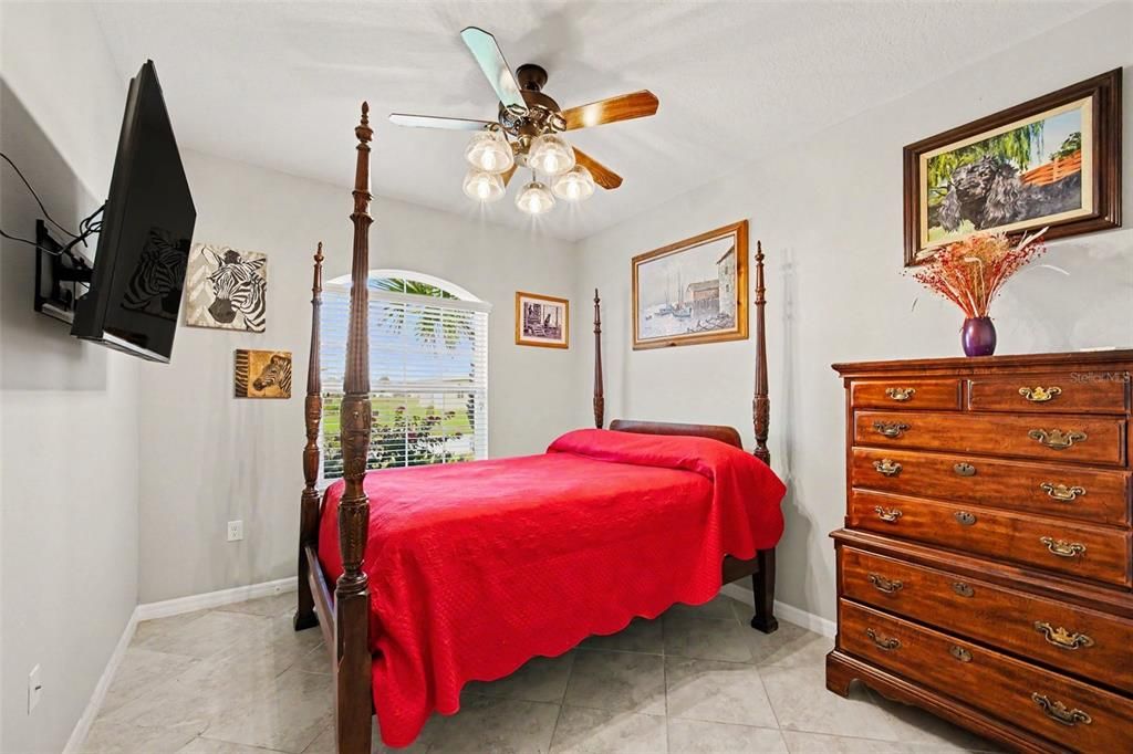 For Sale: $425,000 (3 beds, 2 baths, 1905 Square Feet)