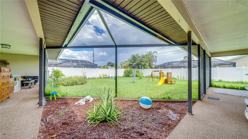 For Sale: $314,900 (3 beds, 2 baths, 1946 Square Feet)