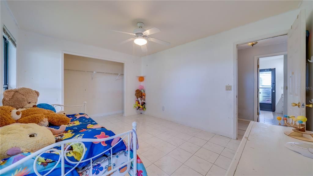 For Sale: $314,900 (3 beds, 2 baths, 1946 Square Feet)