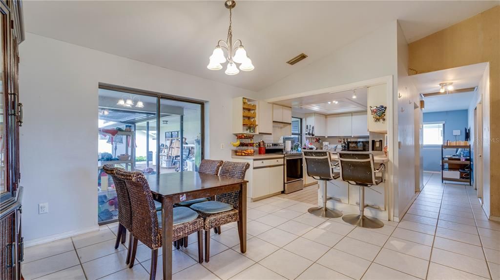 For Sale: $314,900 (3 beds, 2 baths, 1946 Square Feet)