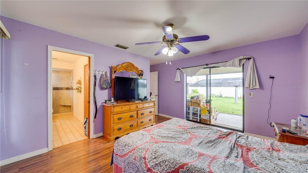 For Sale: $314,900 (3 beds, 2 baths, 1946 Square Feet)
