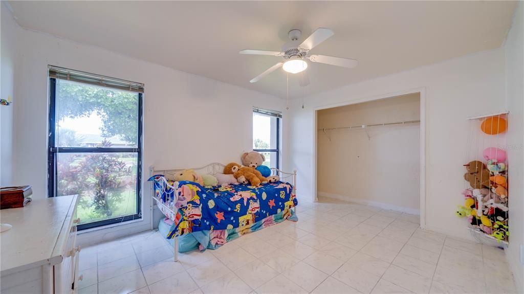 For Sale: $314,900 (3 beds, 2 baths, 1946 Square Feet)