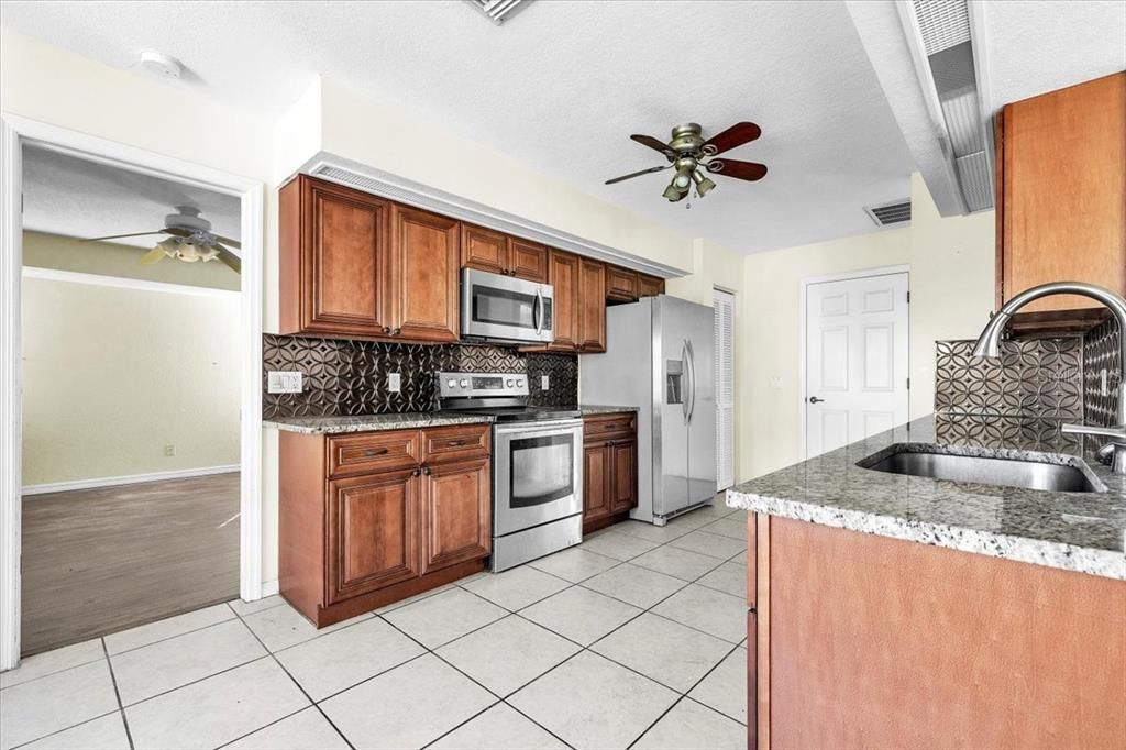 En Venta: $260,000 (3 camas, 2 baños, 1506 Pies cuadrados)
