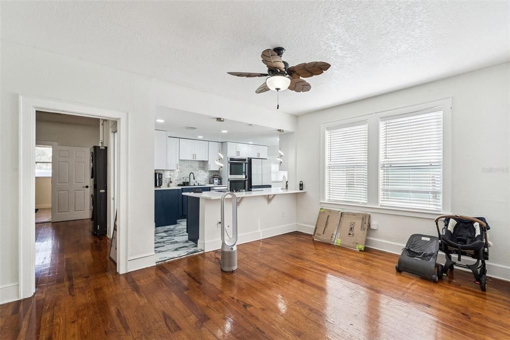 For Sale: $700,000 (4 beds, 3 baths, 2836 Square Feet)