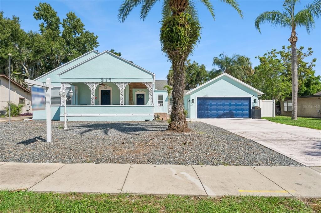 For Sale: $700,000 (4 beds, 3 baths, 2836 Square Feet)