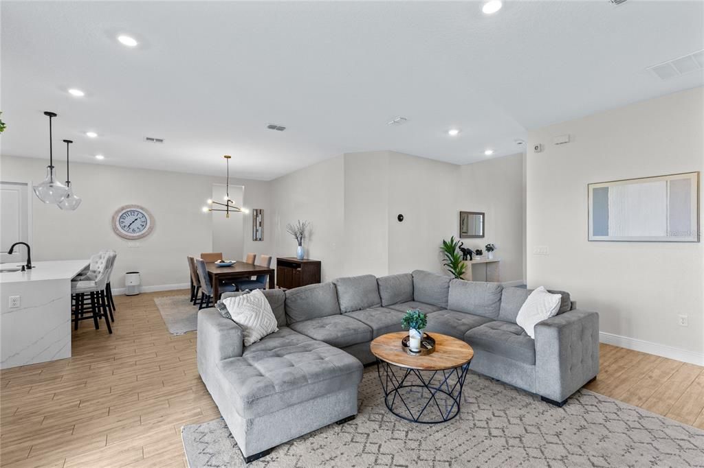 For Sale: $935,000 (4 beds, 3 baths, 3852 Square Feet)