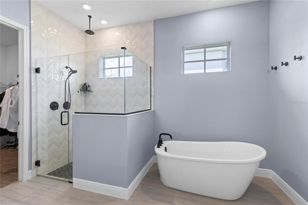 For Sale: $935,000 (4 beds, 3 baths, 3852 Square Feet)