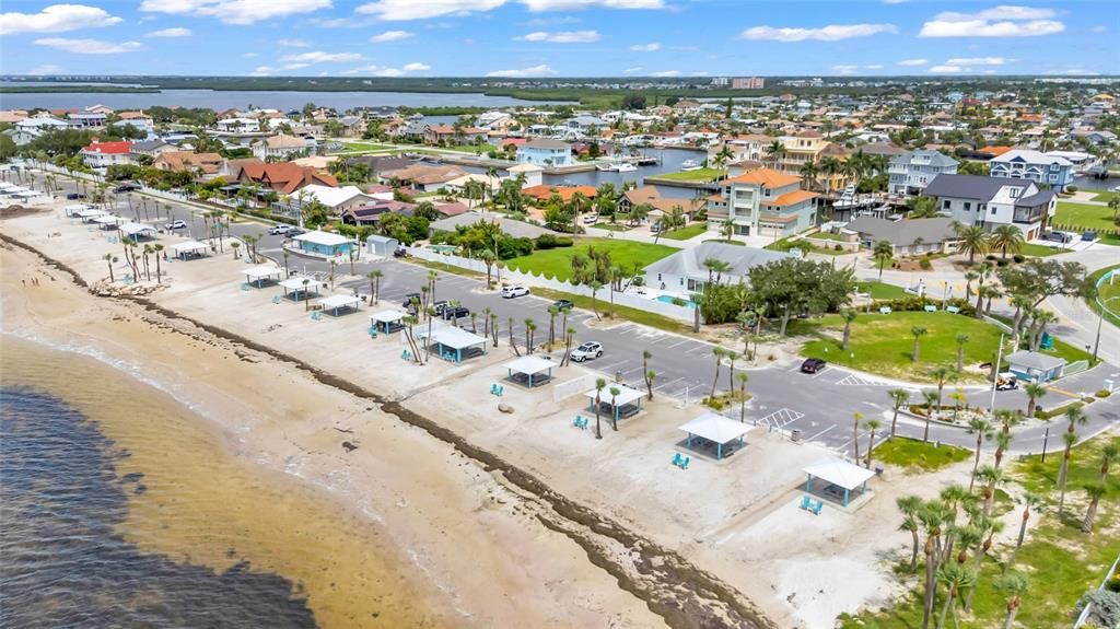 На продажу: $314,999 (2 спален, 2 ванн, 1296 Квадратных фут)