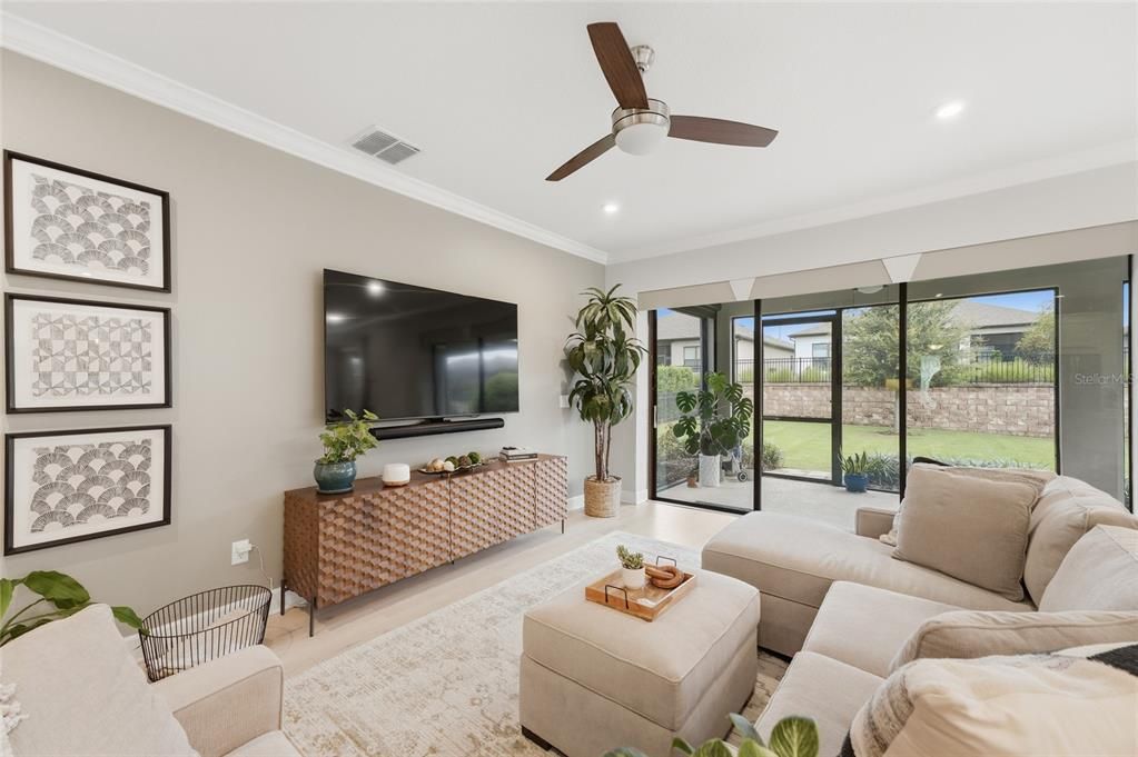 En Venta: $554,900 (3 camas, 2 baños, 2084 Pies cuadrados)