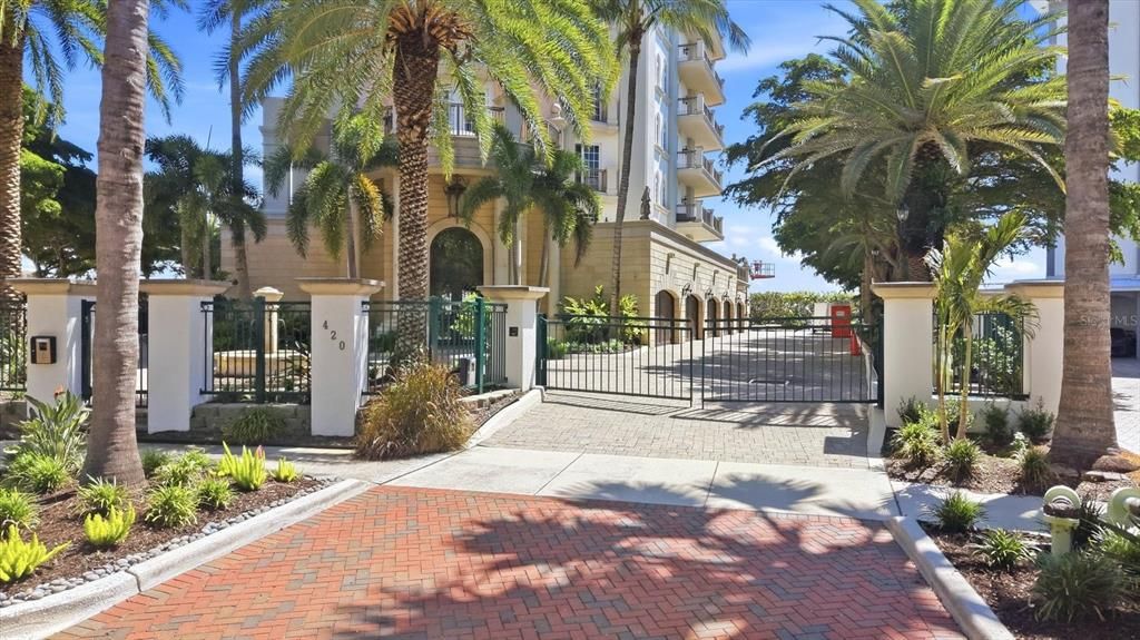 For Sale: $8,500,000 (4 beds, 4 baths, 5412 Square Feet)