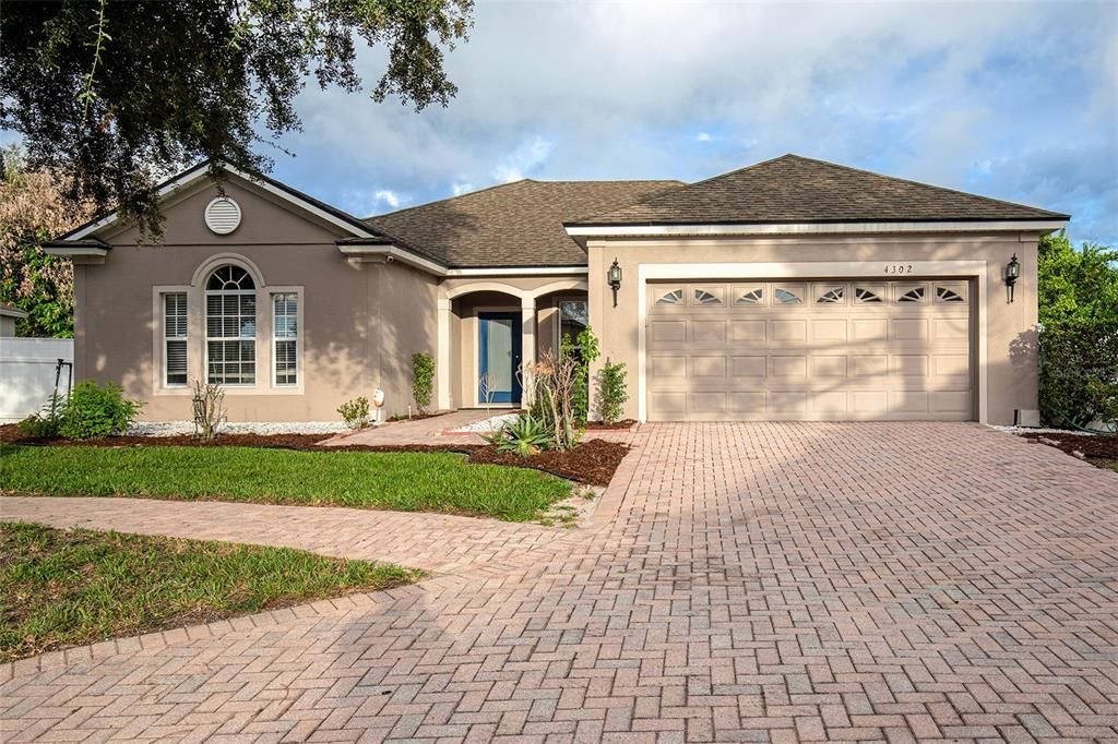 For Sale: $444,900 (3 beds, 2 baths, 1987 Square Feet)