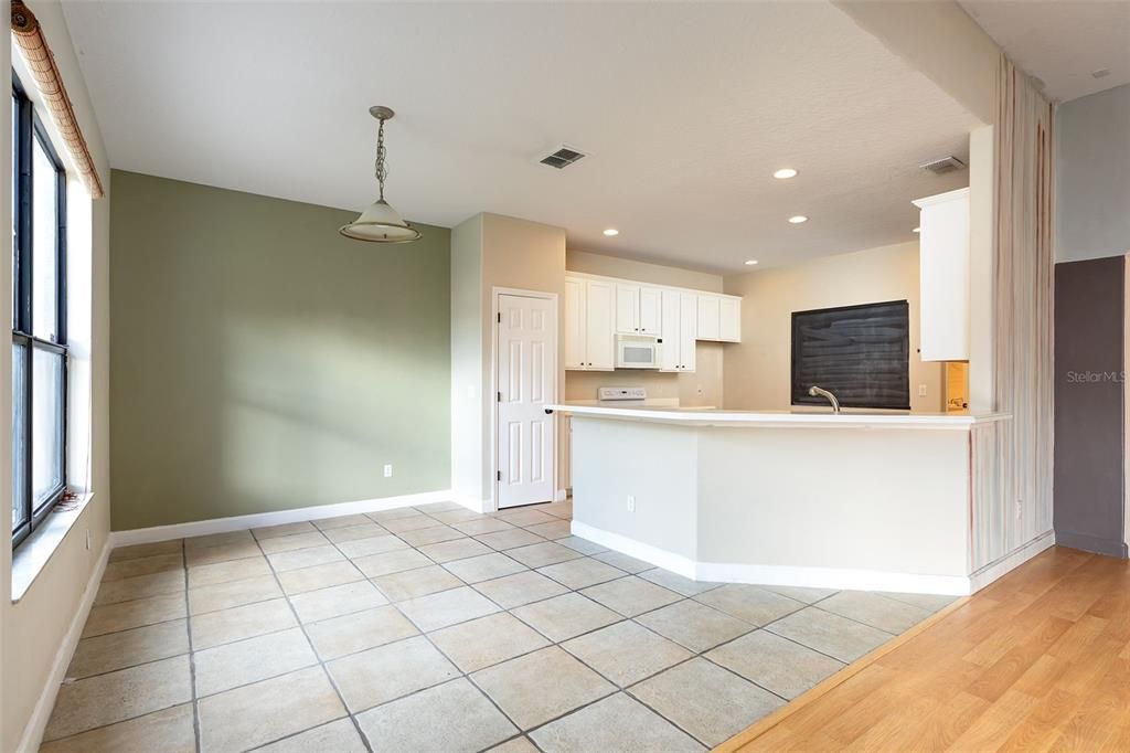 For Sale: $444,900 (3 beds, 2 baths, 1987 Square Feet)