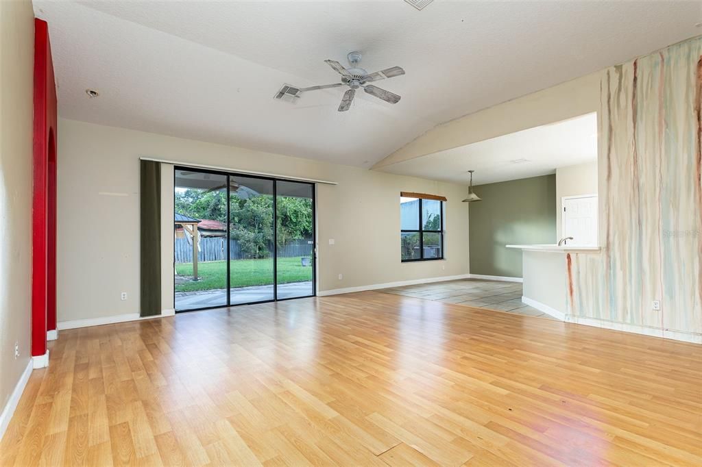 For Sale: $444,900 (3 beds, 2 baths, 1987 Square Feet)