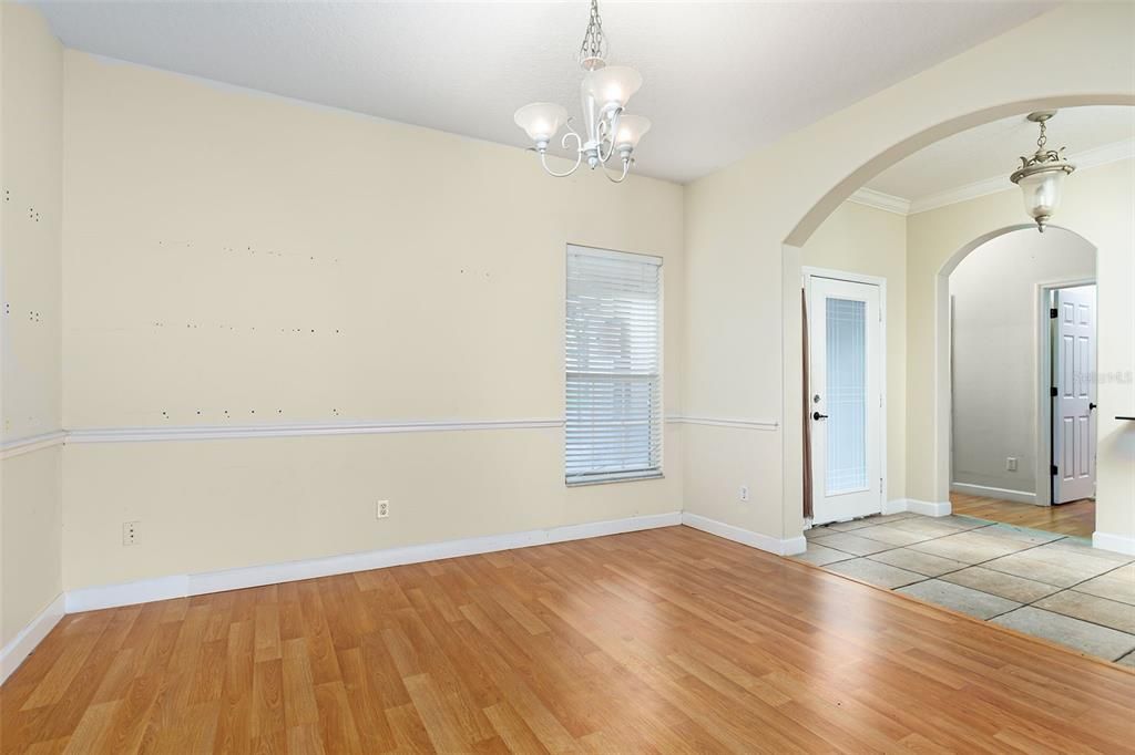 For Sale: $444,900 (3 beds, 2 baths, 1987 Square Feet)