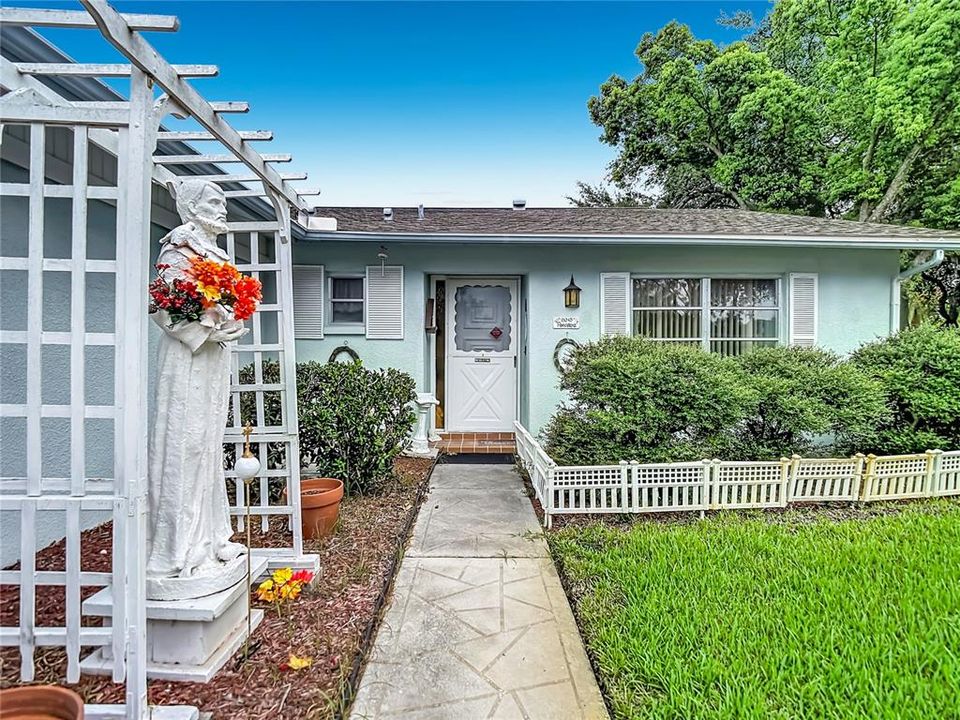For Sale: $180,000 (2 beds, 2 baths, 1422 Square Feet)
