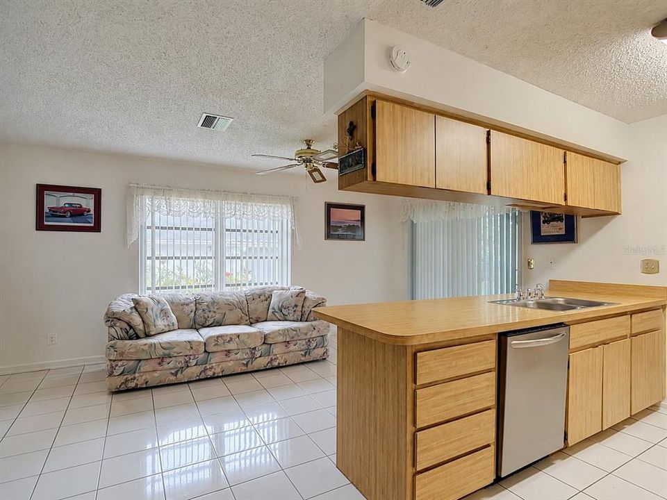 For Sale: $180,000 (2 beds, 2 baths, 1422 Square Feet)