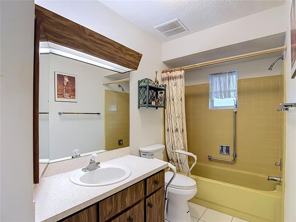For Sale: $180,000 (2 beds, 2 baths, 1422 Square Feet)