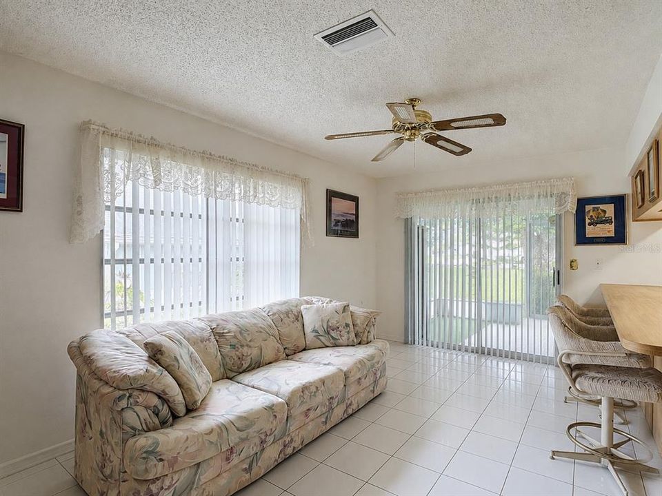 For Sale: $180,000 (2 beds, 2 baths, 1422 Square Feet)