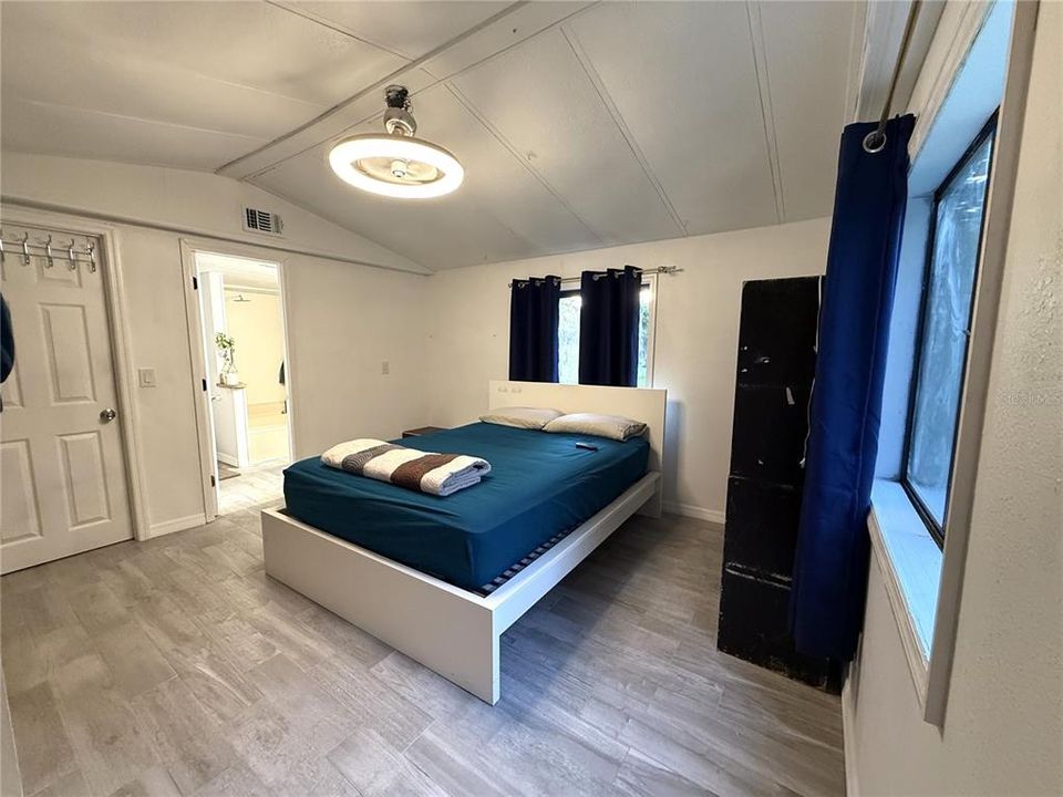 For Rent: $1,400 (2 beds, 2 baths, 720 Square Feet)