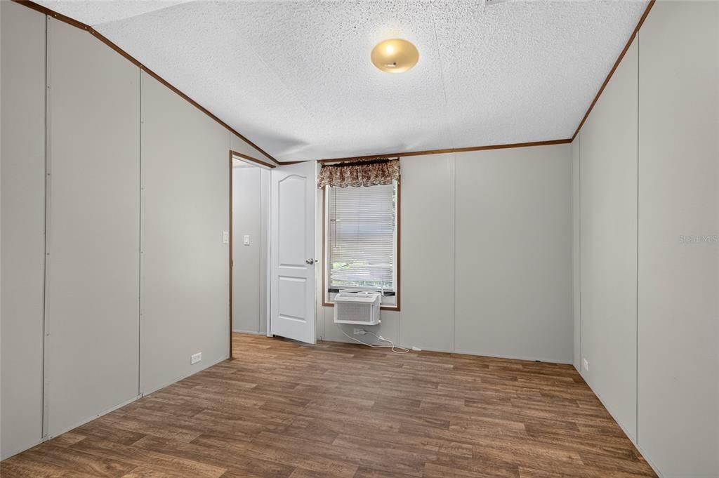 На продажу: $185,000 (2 спален, 2 ванн, 896 Квадратных фут)