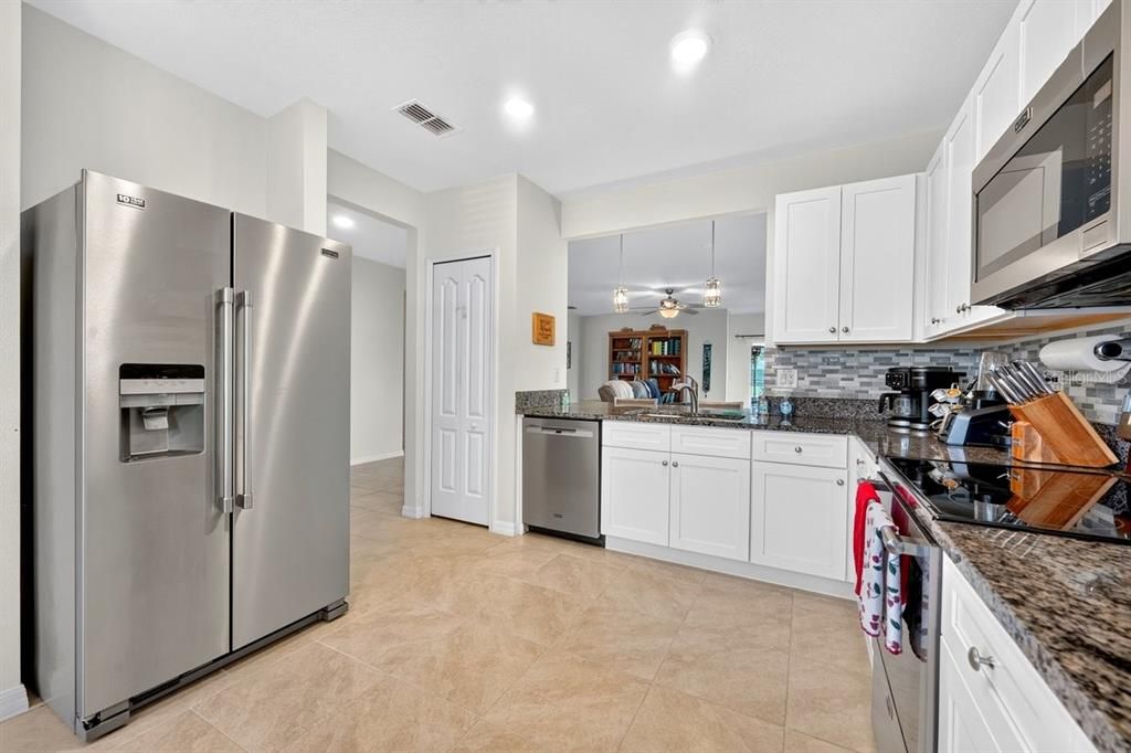 En Venta: $359,900 (3 camas, 2 baños, 1750 Pies cuadrados)