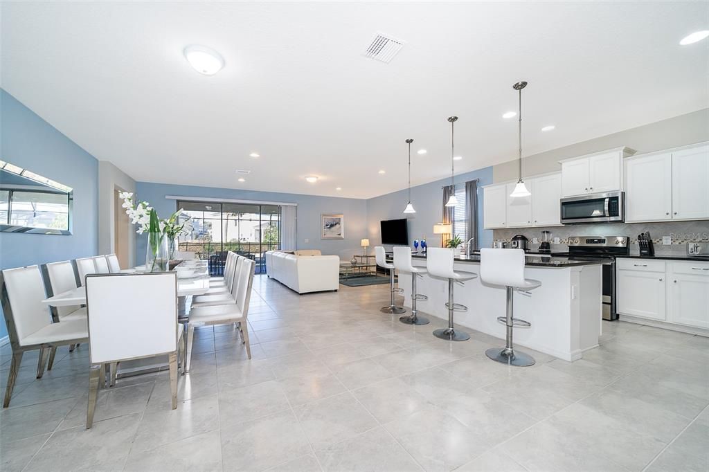 En Venta: $685,000 (8 camas, 6 baños, 4041 Pies cuadrados)