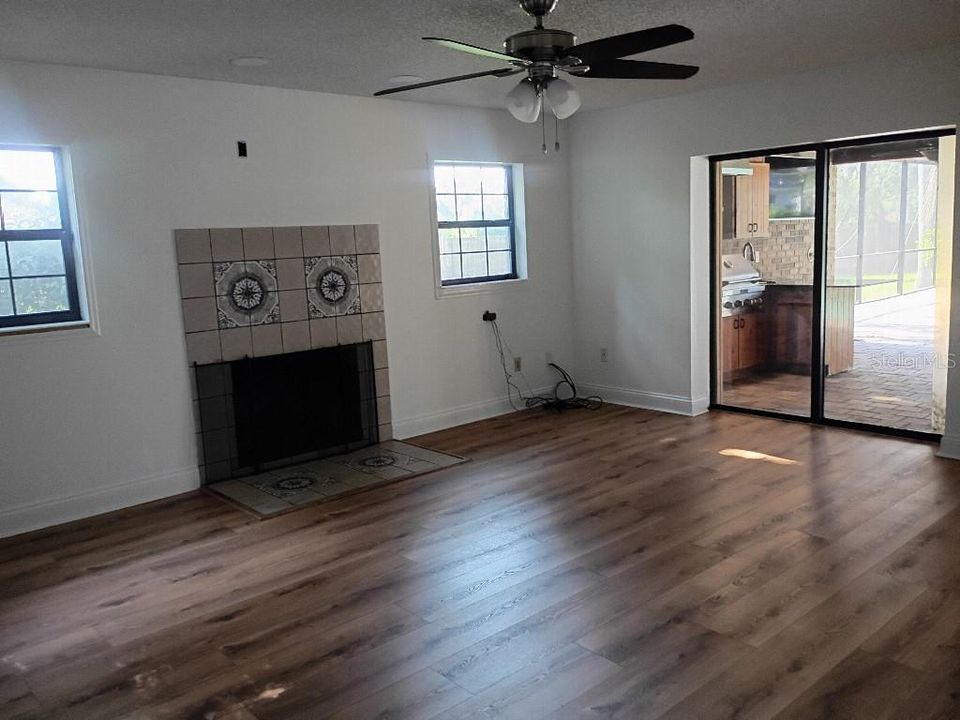 For Sale: $650,000 (3 beds, 2 baths, 2149 Square Feet)