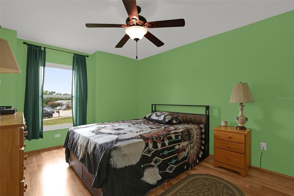 For Sale: $330,000 (3 beds, 2 baths, 1270 Square Feet)