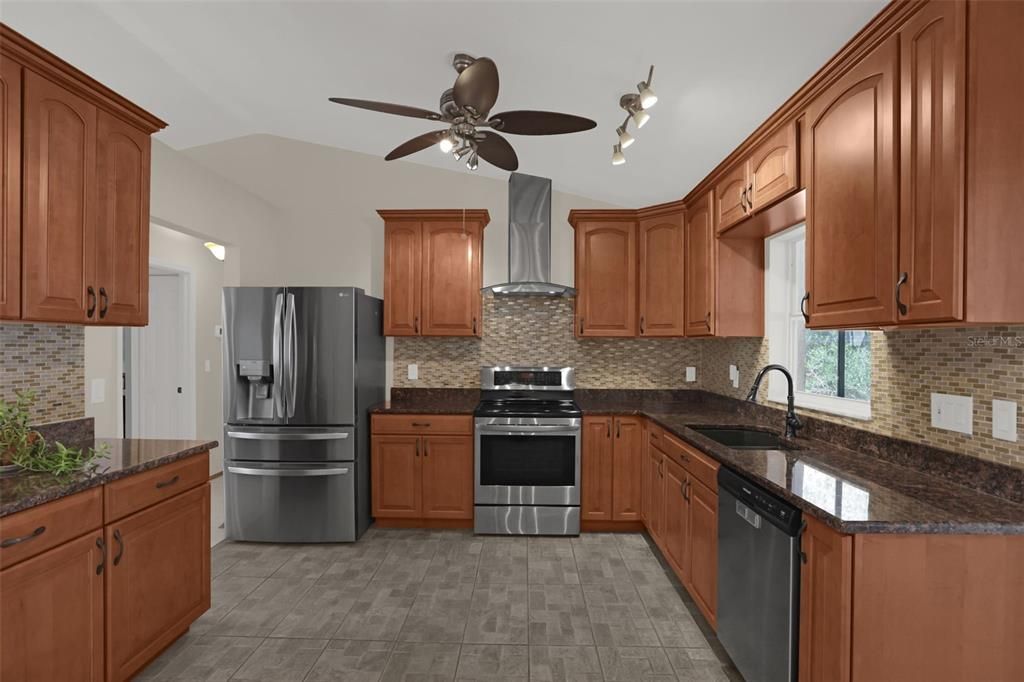 For Sale: $330,000 (3 beds, 2 baths, 1270 Square Feet)