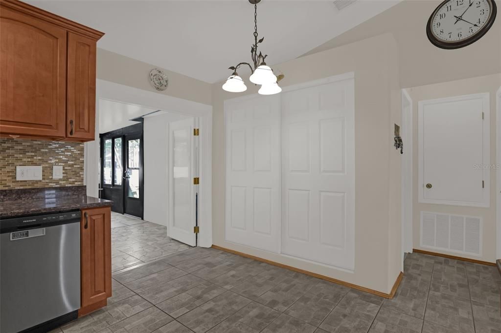 For Sale: $330,000 (3 beds, 2 baths, 1270 Square Feet)