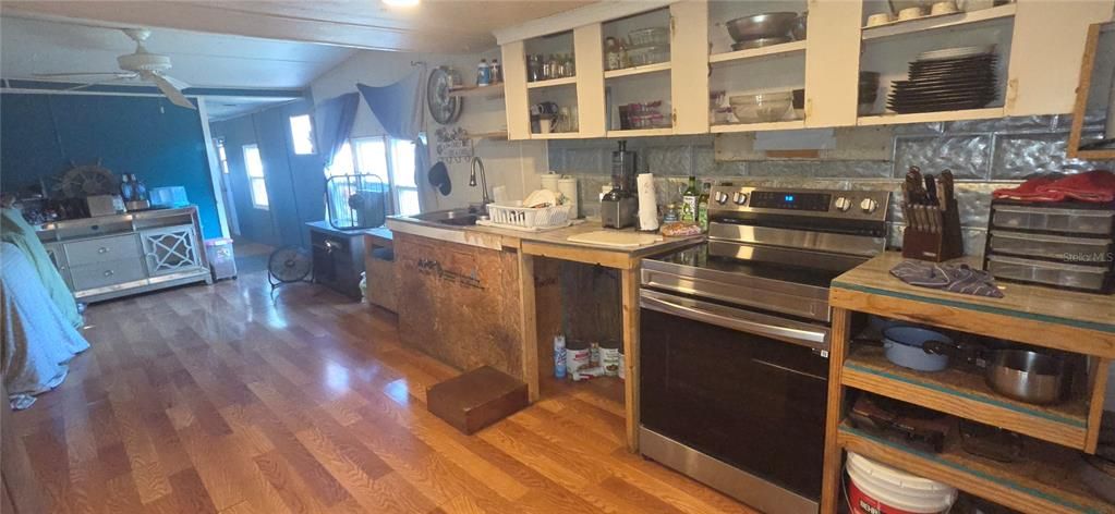 For Sale: $100,000 (3 beds, 1 baths, 1083 Square Feet)