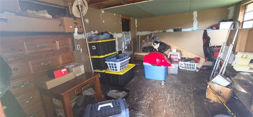 For Sale: $100,000 (3 beds, 1 baths, 1083 Square Feet)