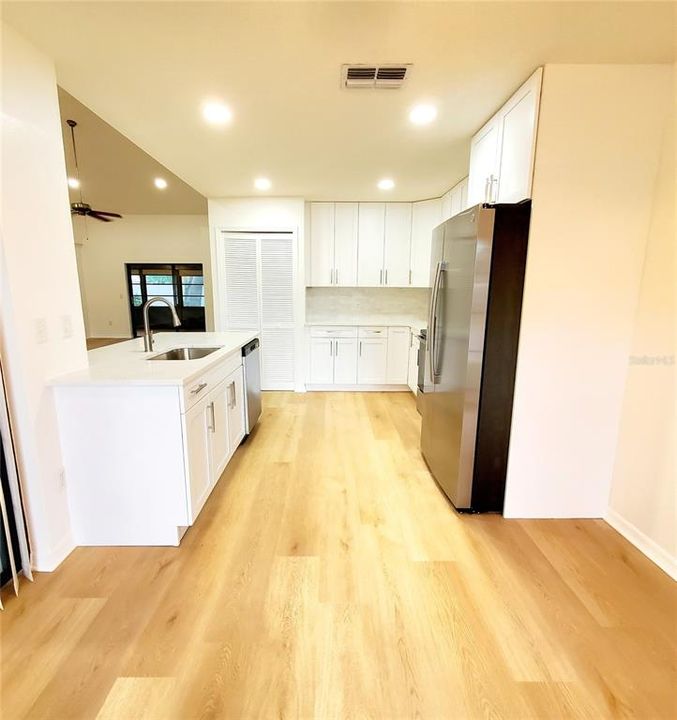 For Sale: $349,900 (3 beds, 2 baths, 1636 Square Feet)