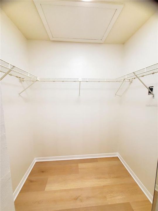 For Sale: $349,900 (3 beds, 2 baths, 1636 Square Feet)