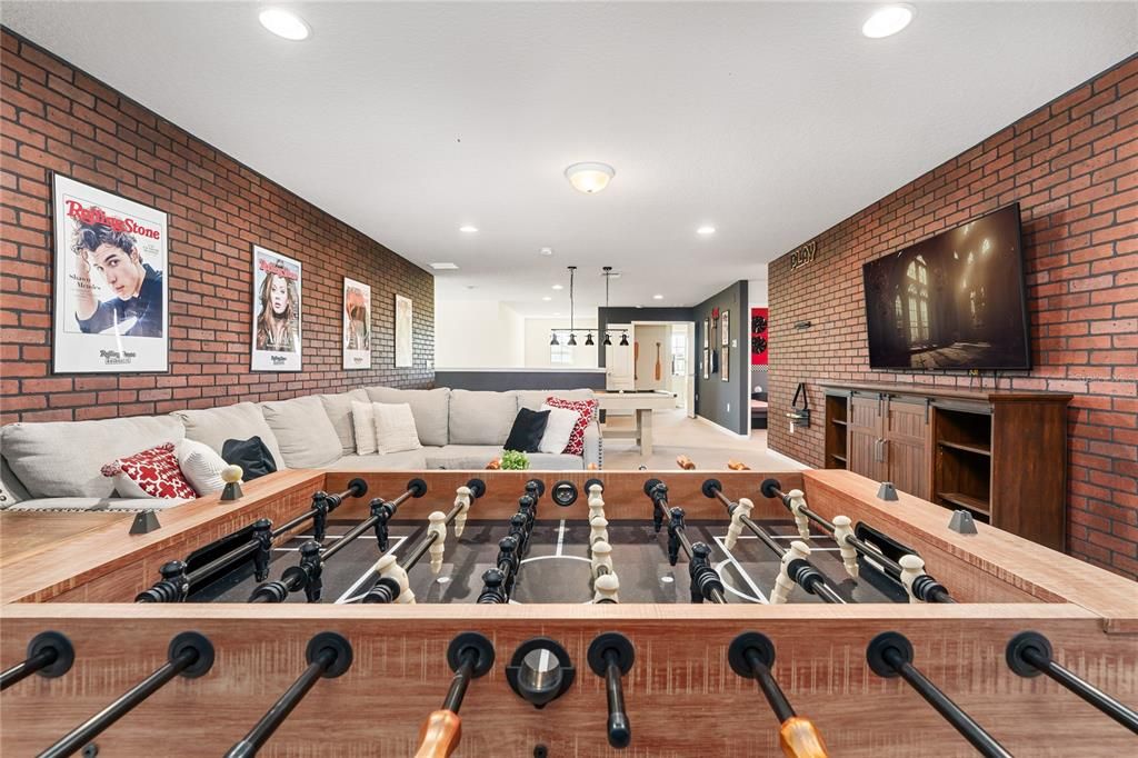 For Sale: $680,000 (8 beds, 6 baths, 4041 Square Feet)