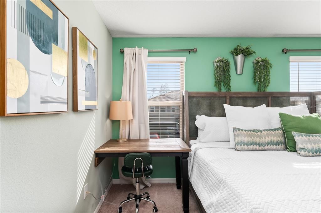 For Sale: $680,000 (8 beds, 6 baths, 4041 Square Feet)