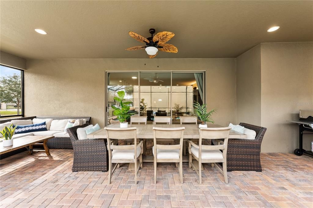 For Sale: $680,000 (8 beds, 6 baths, 4041 Square Feet)
