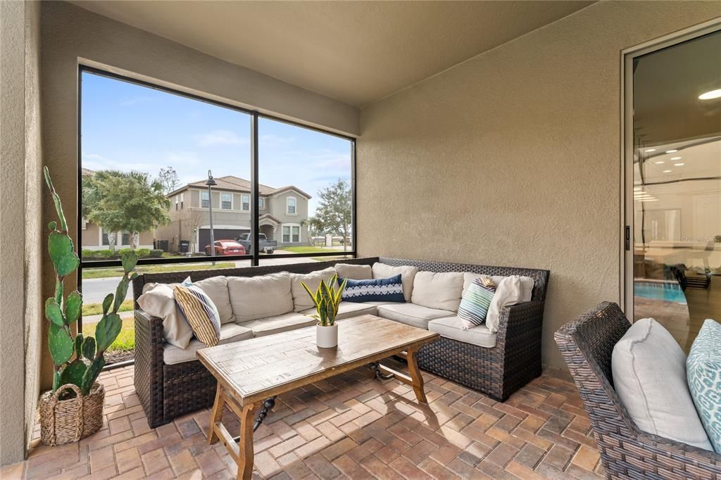 For Sale: $680,000 (8 beds, 6 baths, 4041 Square Feet)