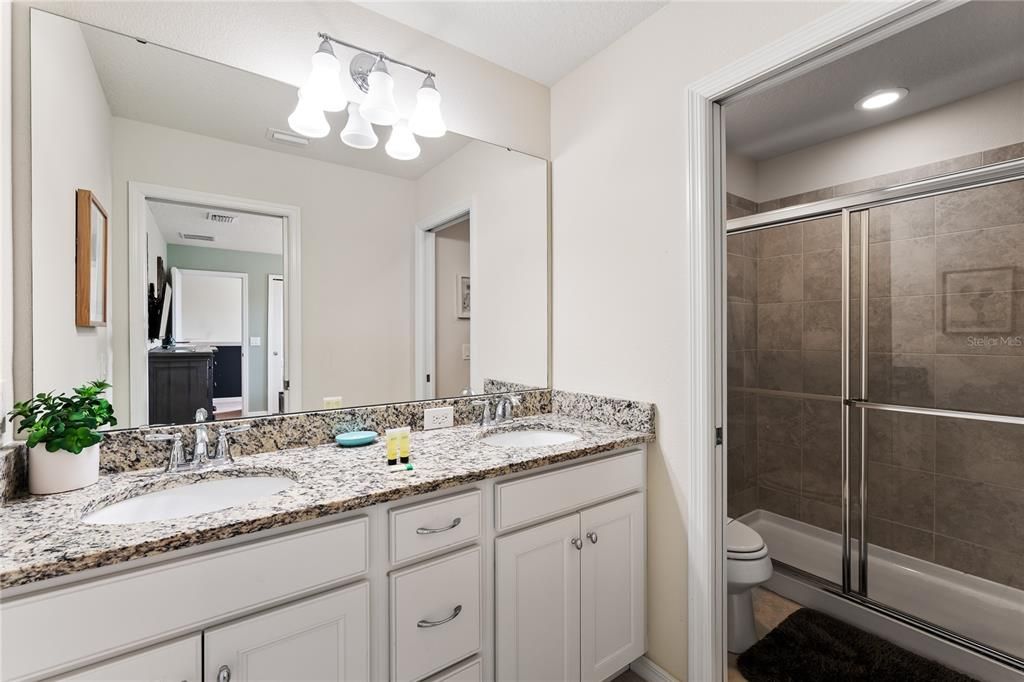 For Sale: $680,000 (8 beds, 6 baths, 4041 Square Feet)
