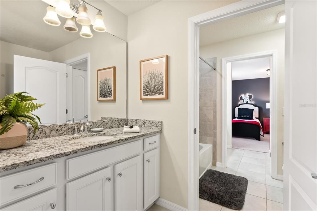 For Sale: $680,000 (8 beds, 6 baths, 4041 Square Feet)