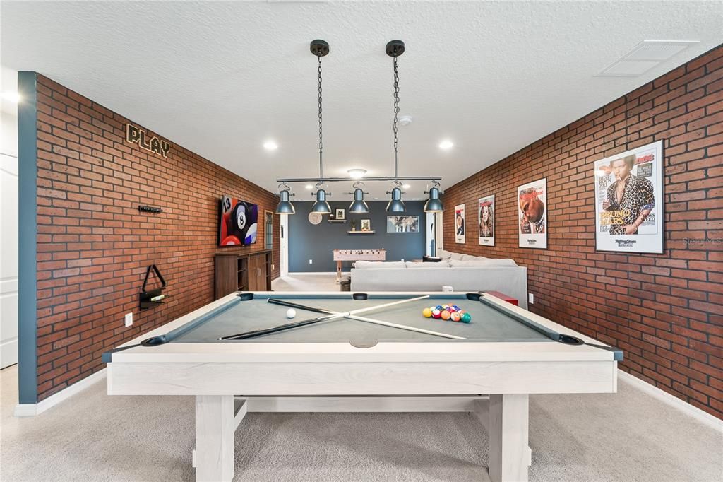 For Sale: $680,000 (8 beds, 6 baths, 4041 Square Feet)
