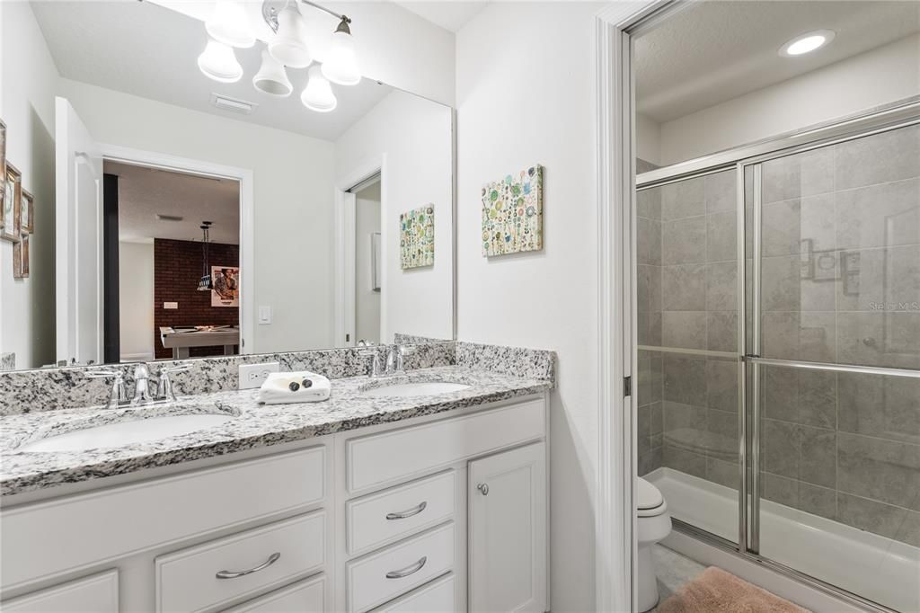 For Sale: $680,000 (8 beds, 6 baths, 4041 Square Feet)