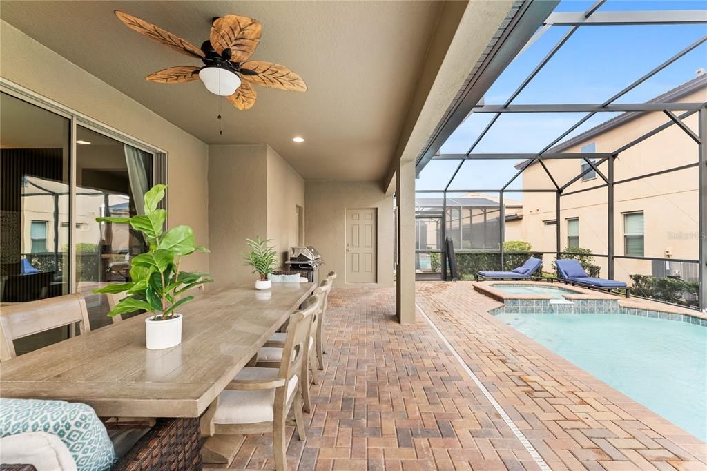 For Sale: $680,000 (8 beds, 6 baths, 4041 Square Feet)