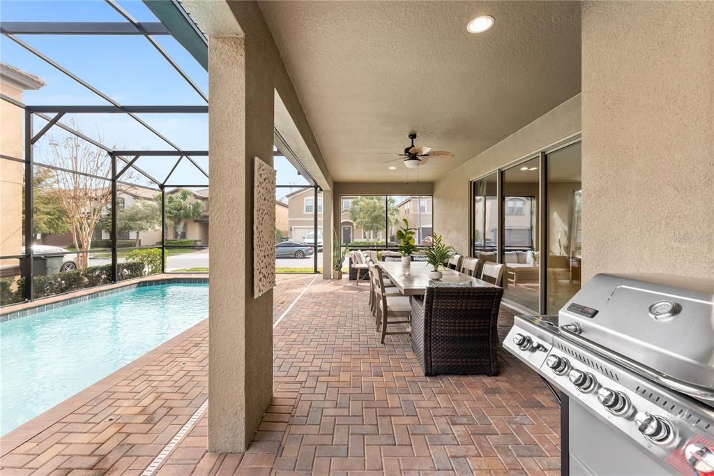 For Sale: $680,000 (8 beds, 6 baths, 4041 Square Feet)