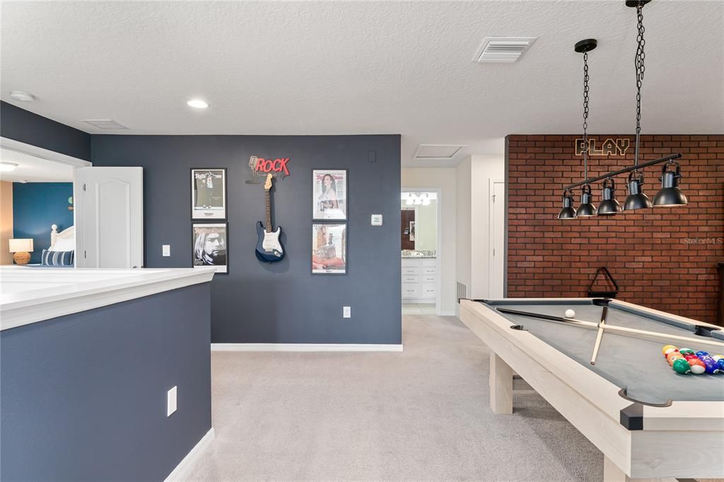 For Sale: $680,000 (8 beds, 6 baths, 4041 Square Feet)