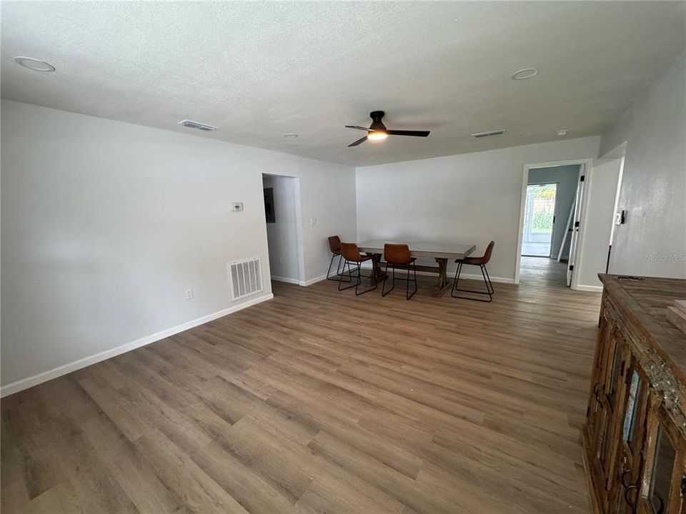 For Rent: $2,800 (4 beds, 2 baths, 1473 Square Feet)